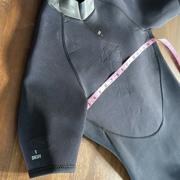 Body Glove Pro 2 Black Men’s Large Wetsuit Sleek Design